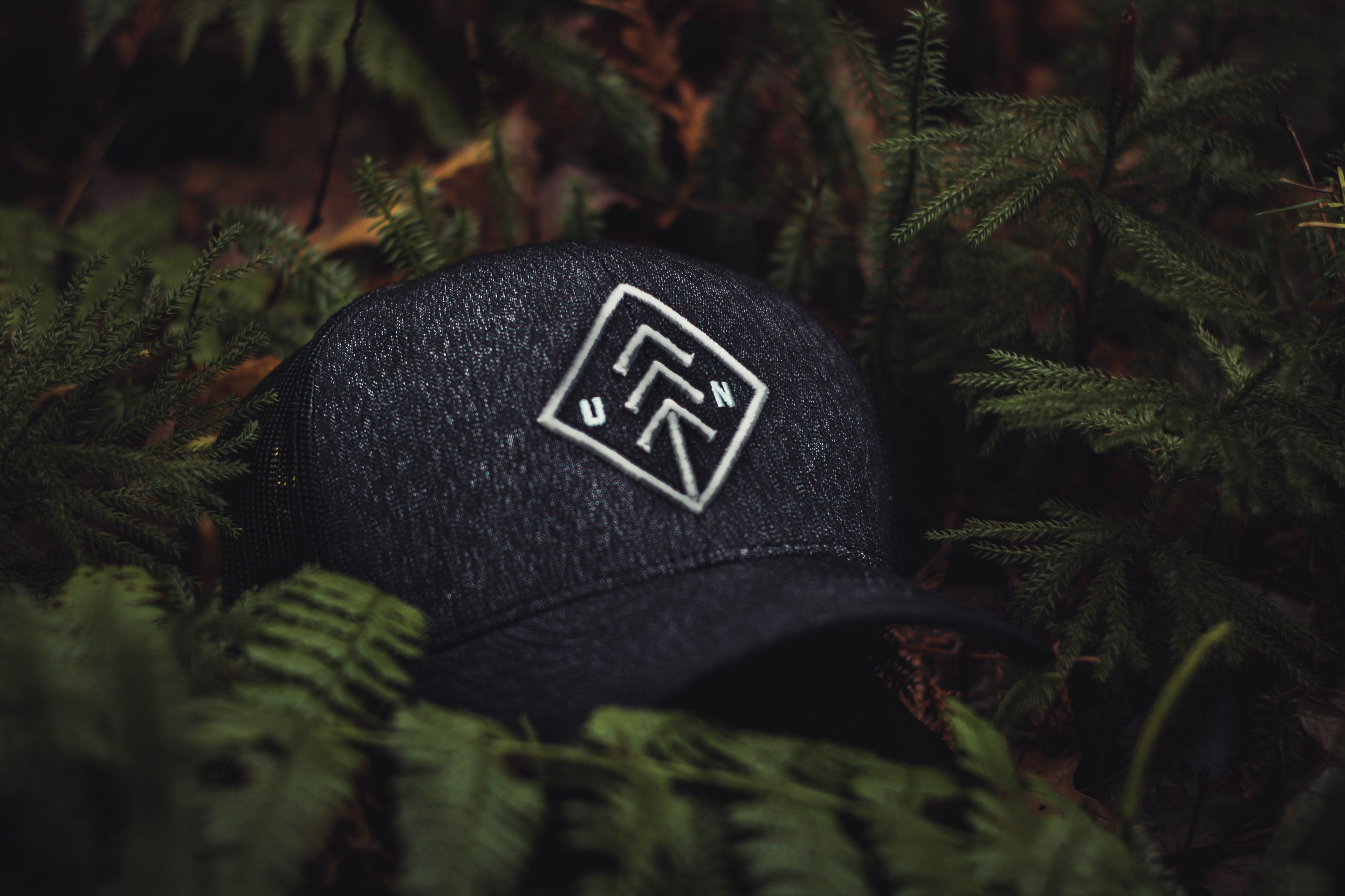 Clothing labels for hats